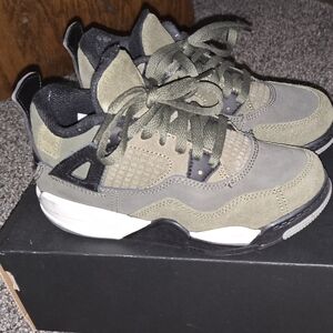 Jordan Kids Sneakers in Olive and Black